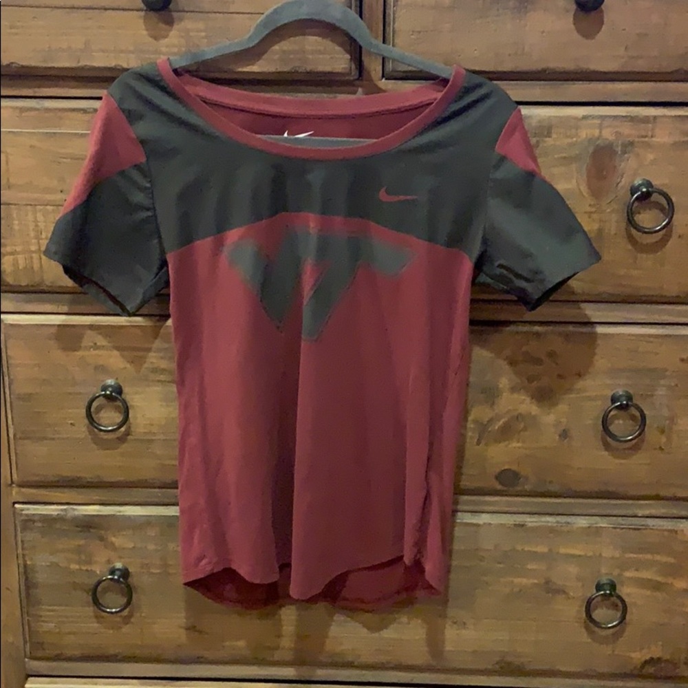 Nike Women’s Virginia Tech Short Sleeve Shirt